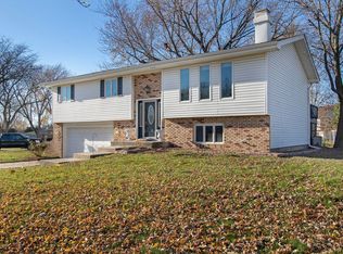 1510 W 94th Ct, Crown Point, IN