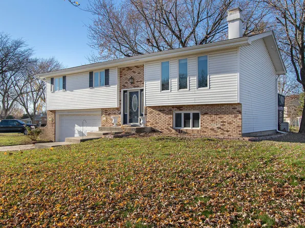 1510 W 94th Ct, Crown Point, IN 46307