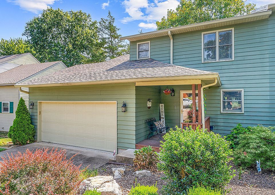 1st image of 128 Hampshire Dr