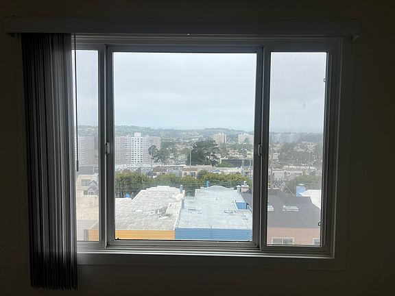 4th image of 271 Ralston St
