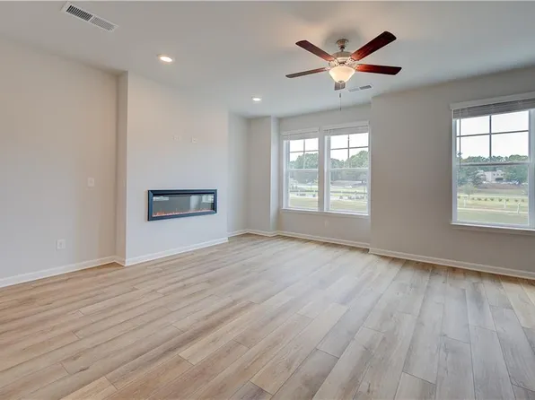 3006 Daybreak Ln, Newnan, GA 30265