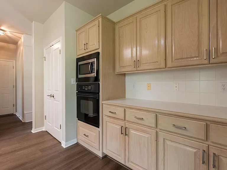 1411 Lakeway Dr — Photo 13