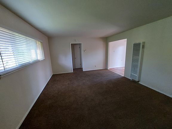 4th image of 140 Carlton Ave #6