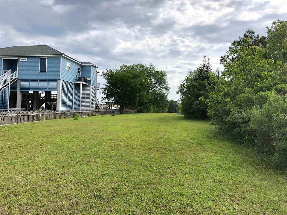 2nd image of 714 Bayou Ln