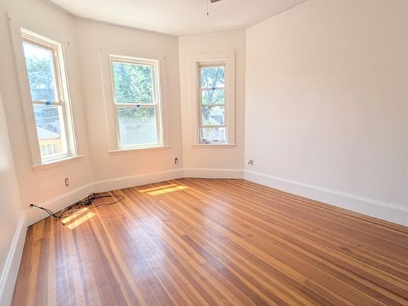 5th image of 84 Bailey St Floor 1