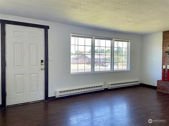 3rd image of 513 W Meridian