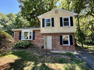 6022 Battlefield Green Dr, Fredericksburg, VA 22407