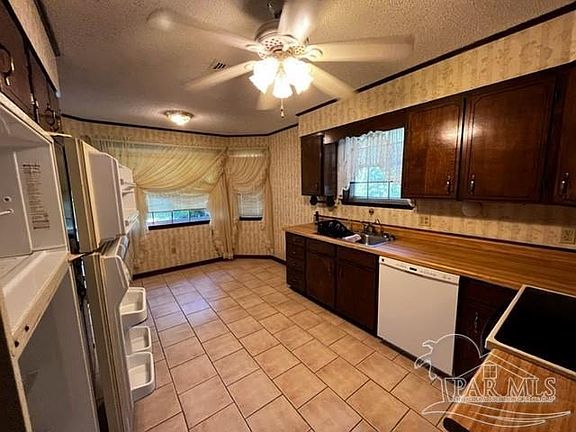 2nd image of 6445 Aspen Ave
