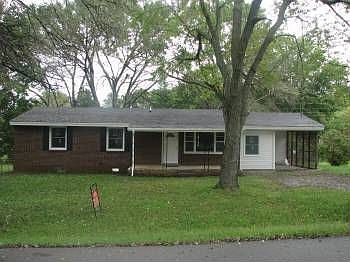 2nd image of 7 Gino Dr