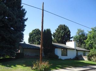 1002 S 20th Ave, Yakima, WA 98902