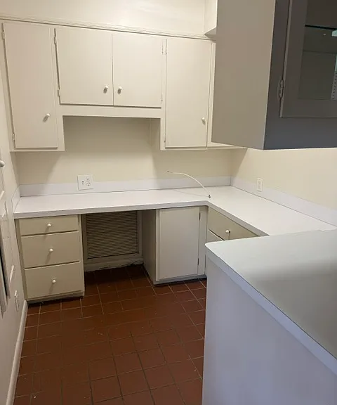 1115 Ivy Ln — Photo 6