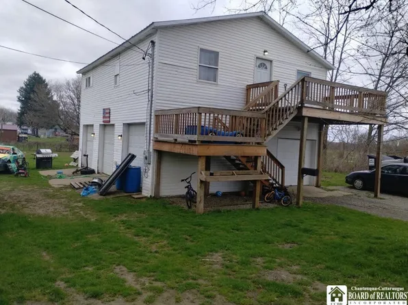 1 Borden St, Randolph, NY 14772