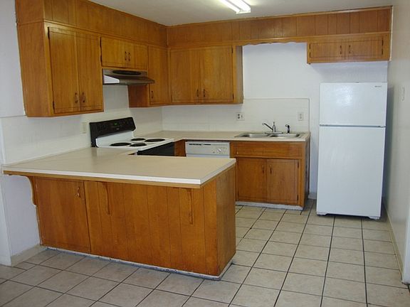3rd image of 115 Ponce De Leon Ave