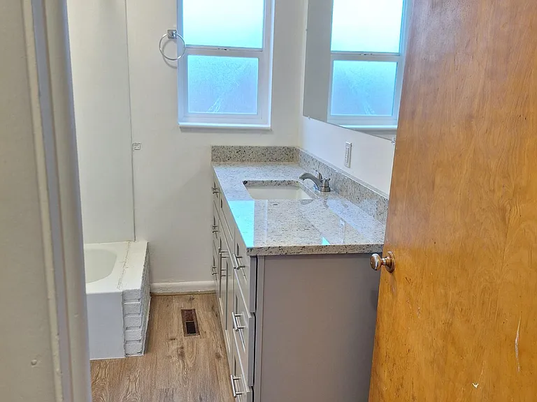 305 W Utah Ave — Photo 5