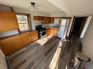 1209 Arcadian Ave, Waukesha, WI 53186