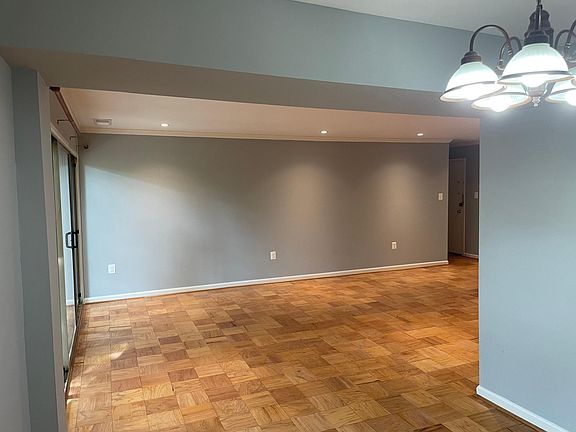 4th image of 14 Canterbury Sq