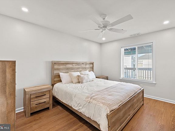 5th image of 205 125th St Unit 324D