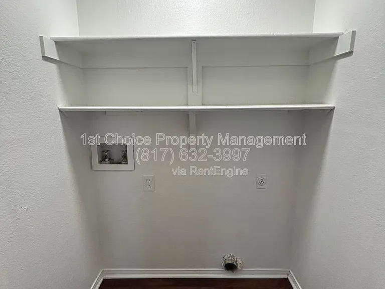 6320 Holiday Ln — Photo 17