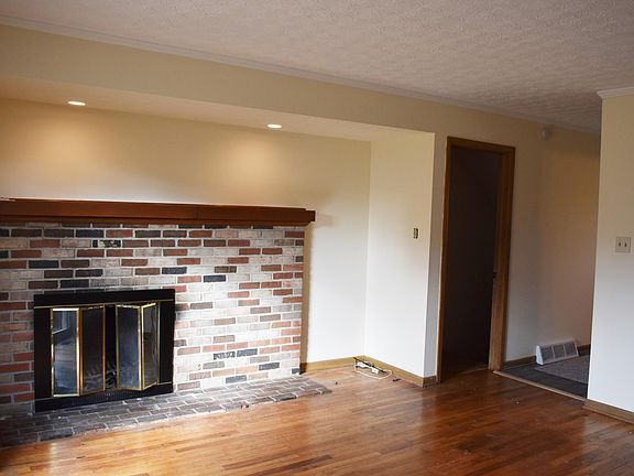 3rd image of 4809 Nugent Dr