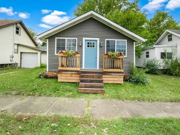 2907 Wall St, South Bend, IN 46615
