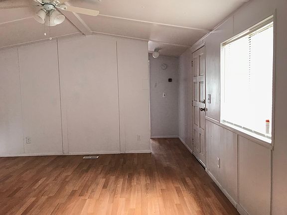 2nd image of 754 E Zuni Dr