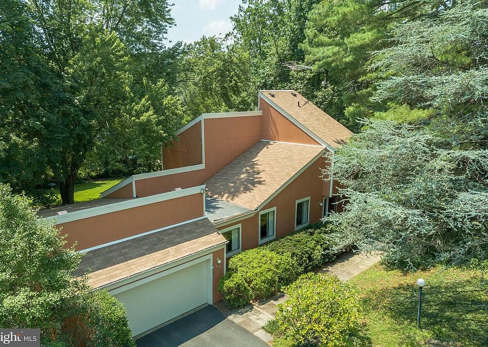 1st image of 3115 Fox Den Ln