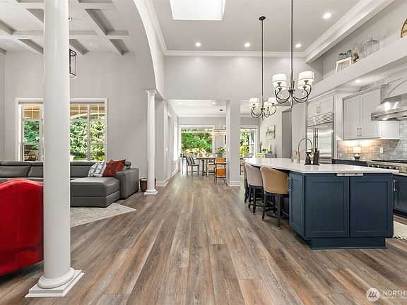 4th image of 3619 Pennant Court NW