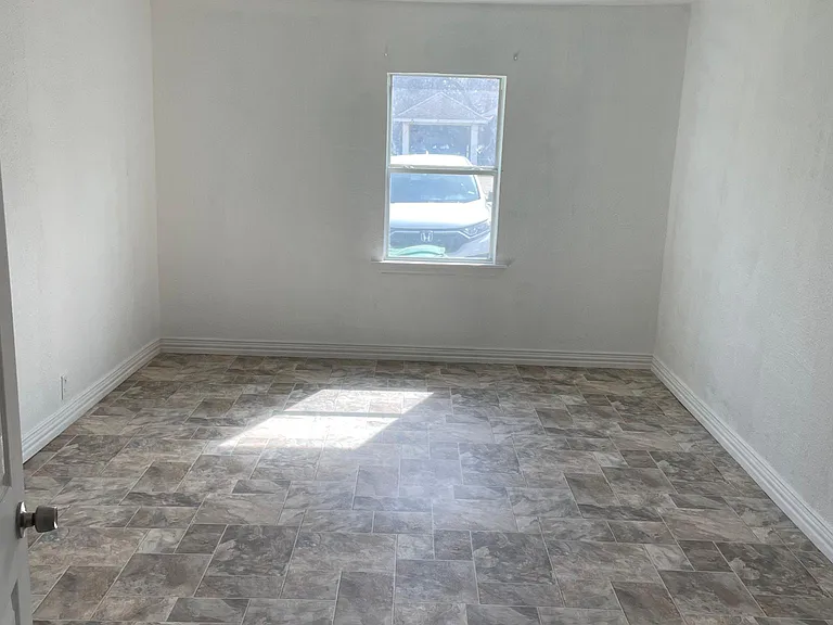331 Chandler St — Photo 8