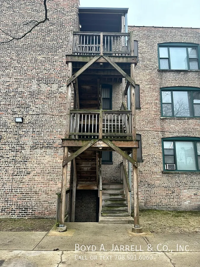 Building Photo - 212 E 57th St #2
