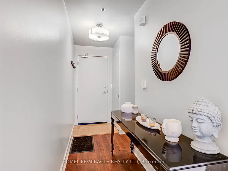 81 Navy Wharf Ct #201 — Photo 13