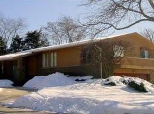 2117 Valley Lo Ln, Glenview, IL 60025