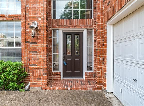 4th image of 8814 Lakewood Dr
