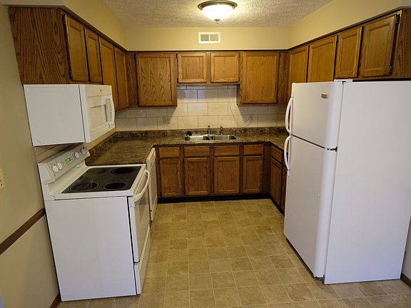 2nd image of 2001 Tracy Dr APT 3