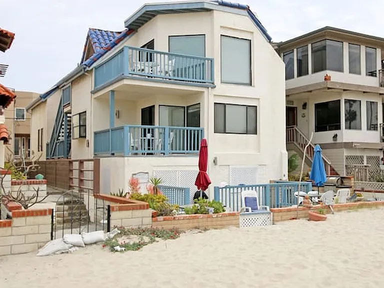 2645 Ocean Front Walk — Photo 18
