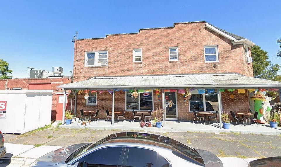 1st image of 100 Willow Spring Rd