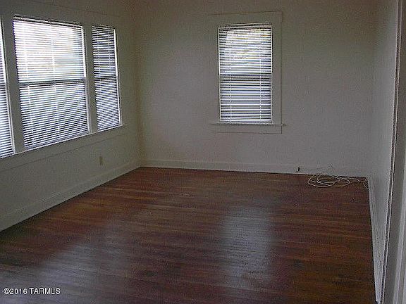 4th image of 3464 E 1st St #3466