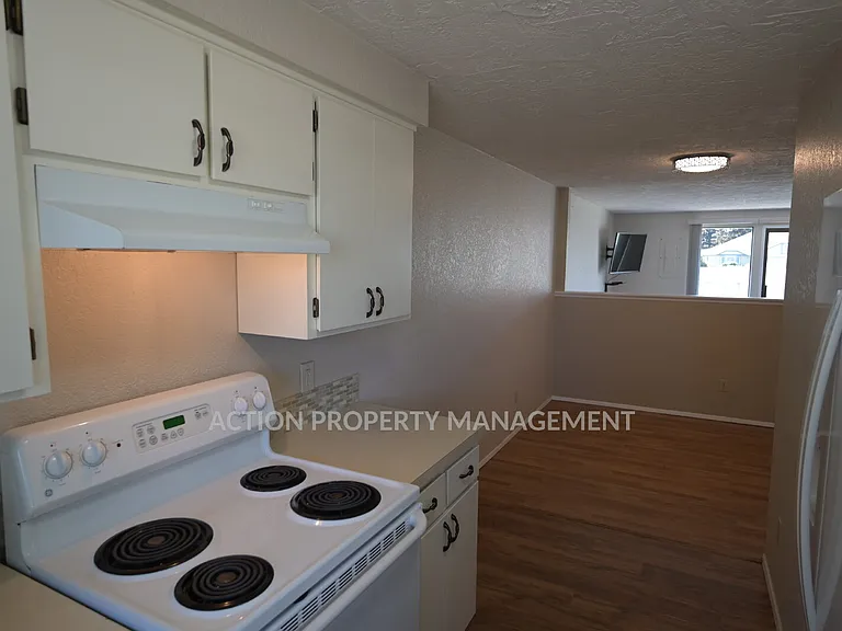 842 N Canterbury Ct — Photo 8