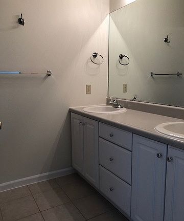 3rd image of 303 Chesterfield Ct #1