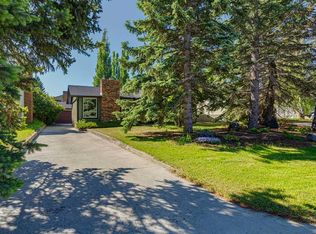 10220 NW Brookpark Blvd SW, Calgary, AB T2W2P7