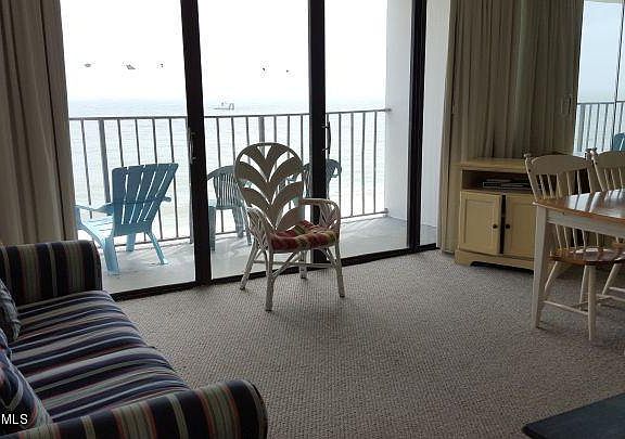 4th image of 1615 S Lake Park Boulevard #1102