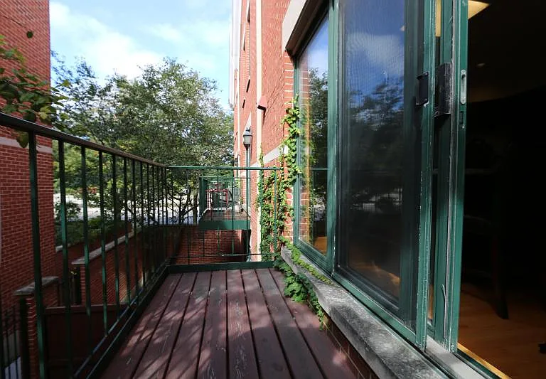 604 S Loomis St — Photo 12