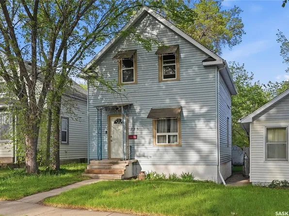 236 I AVENUE N, Saskatoon, SK S7L 0G4