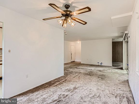 3rd image of 354 Gatewater Ct Unit 202