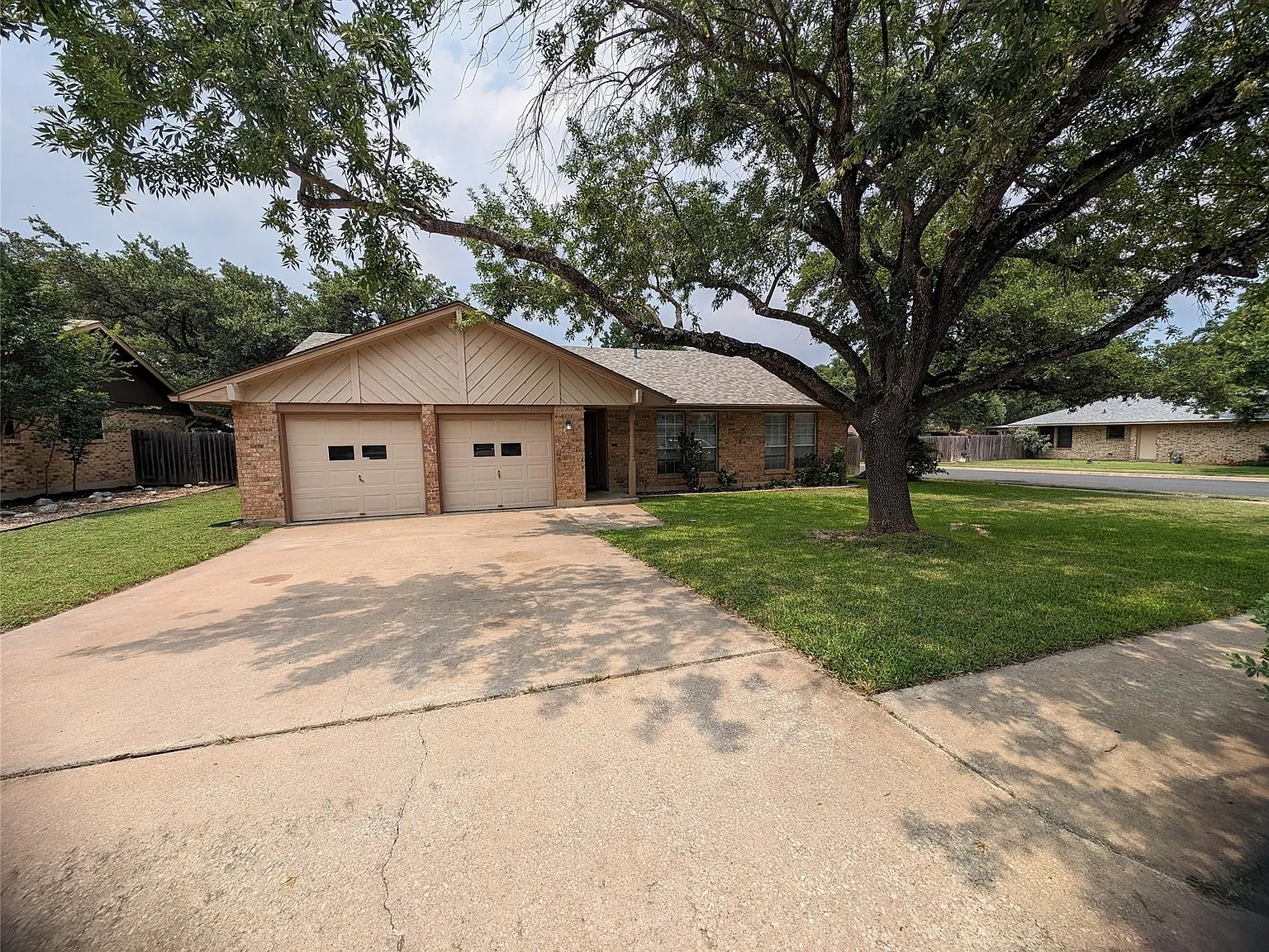 3 bed, 2.0 bath, 1586 sqft, $2,295 — Photo 1