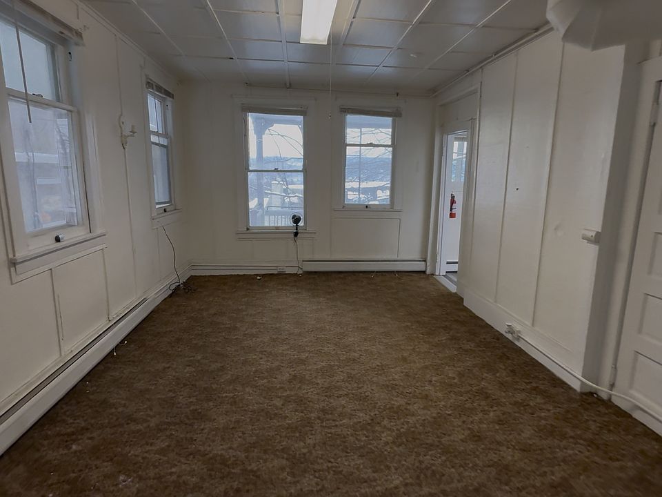 2nd image of 114 Eddy St #11523365