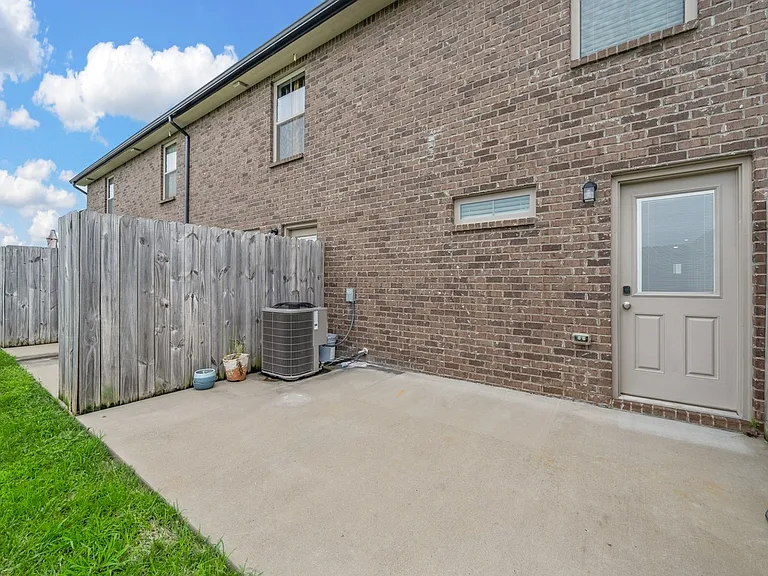1000 Henry Place Blvd #901 — Photo 14