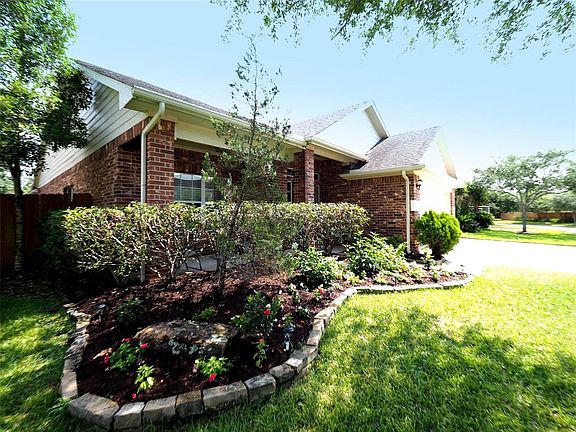 3rd image of 2725 San Marco Ln