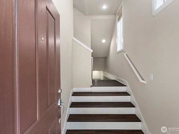 3rd image of 129 Spruce Street
