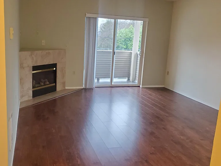 11424 1st Ave S #205 — Photo 15