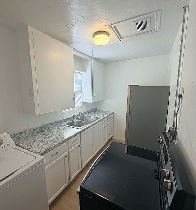 4th image of 3619 S Clark Ave